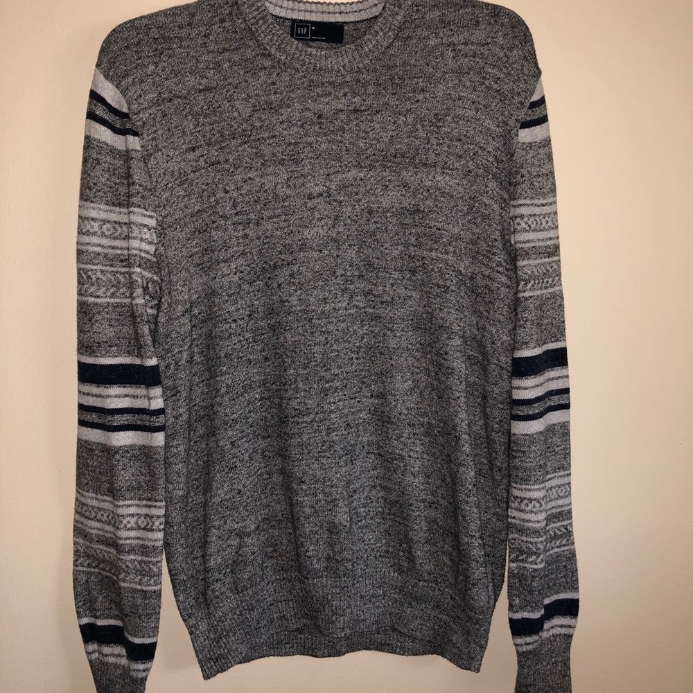 Gap sweater